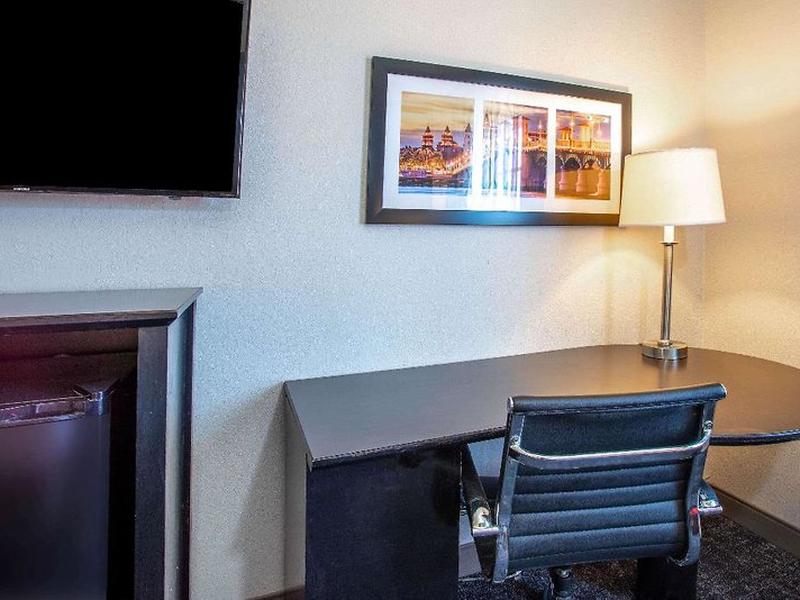 C6BCA40EE3F740AA27A395A9E7D9FF7F