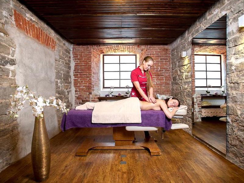 DC929D29B8244C5BE6815860322D915B