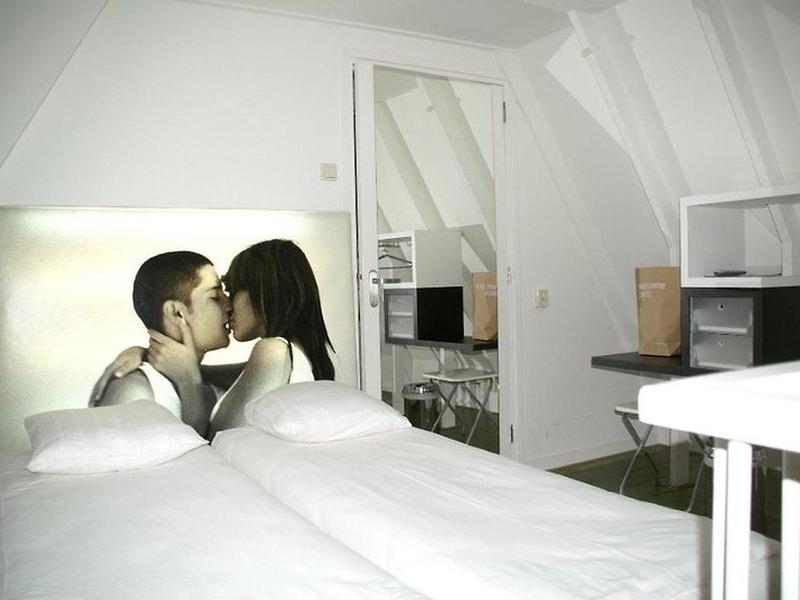 B8B002CF84D345A2D67AB2014096614F