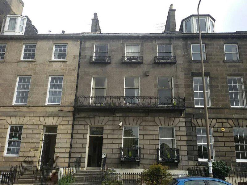 D5FCEB57B75B7CE008603504095687E2