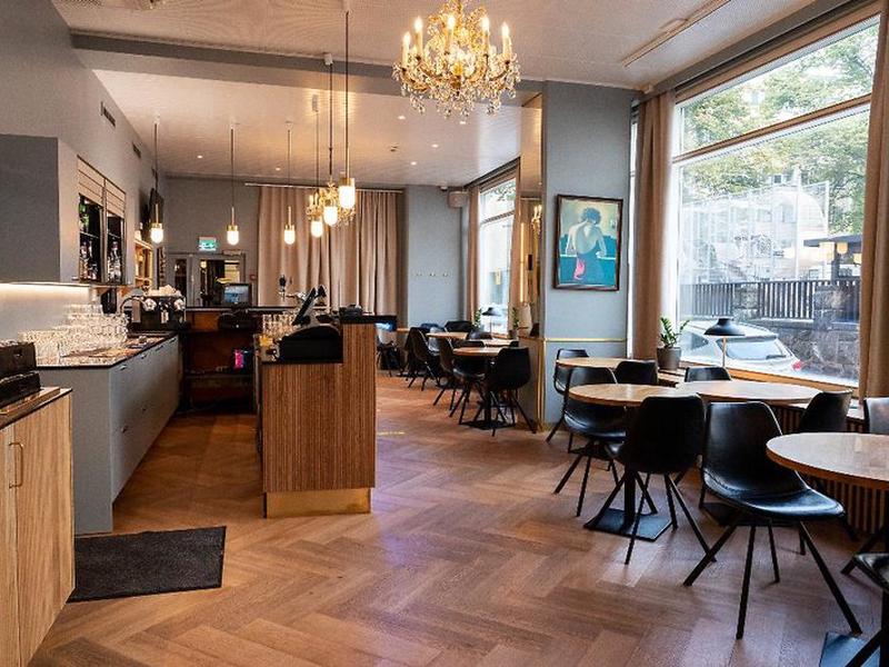 555820FE890A81996C6C4655D8EFF84A