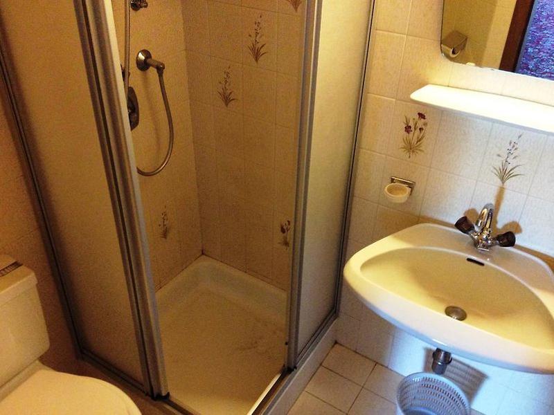 64A2E113CC969BD5FA5EFC9AB6D0843C