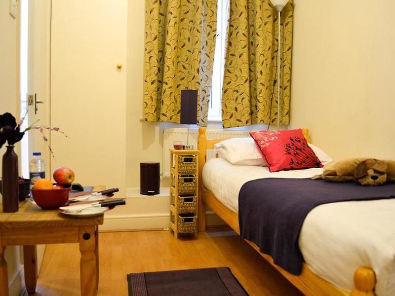 9FFA73692292640D0A9E70066494668A