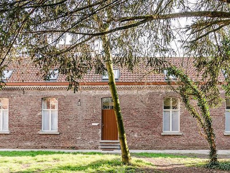 CEB988BBDB1672598A8FAD05B07474E0