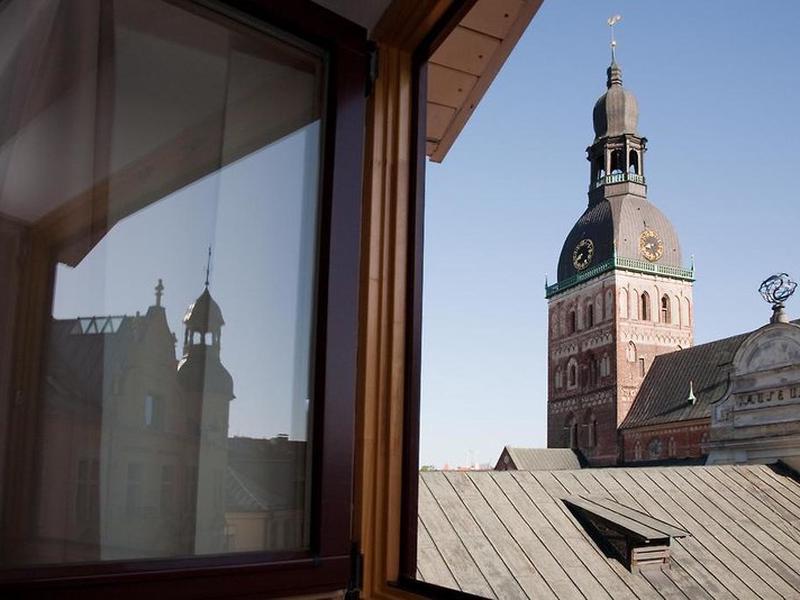 D77384CE11D8932770E3B8A56355CBBE