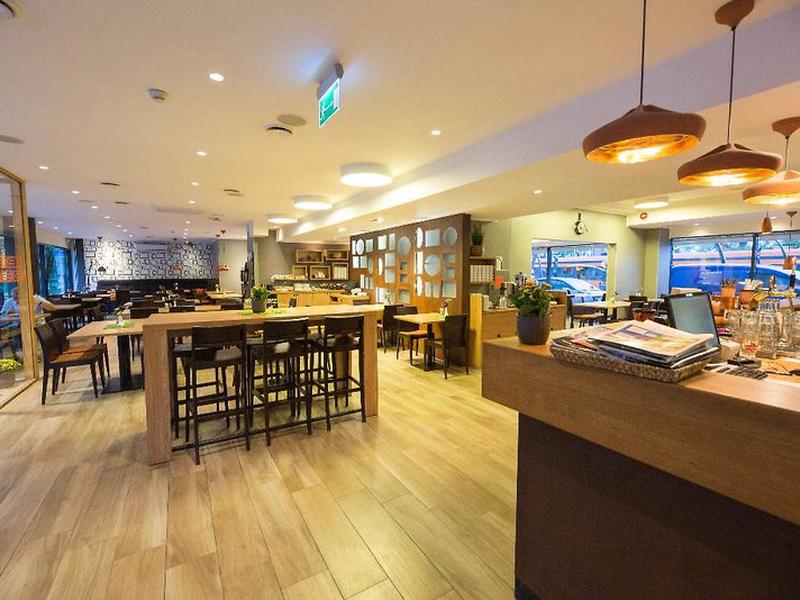 153E7F4AF4C2E6F4C25250A17889FD8D