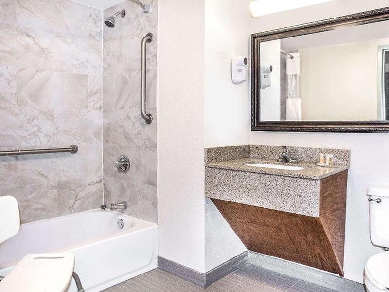 C763A09A0EBB33F127C154B8BD6826FC