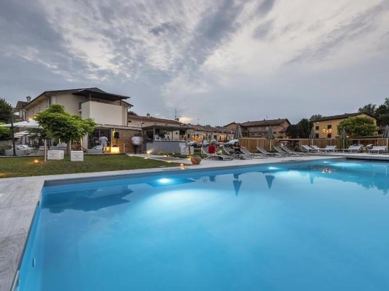 E4D211C2B2C98A9DD800ADE98E9138F9