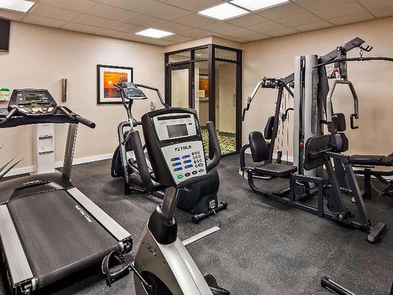 AAC723E3A4128A1D6B8EAD8943303F37