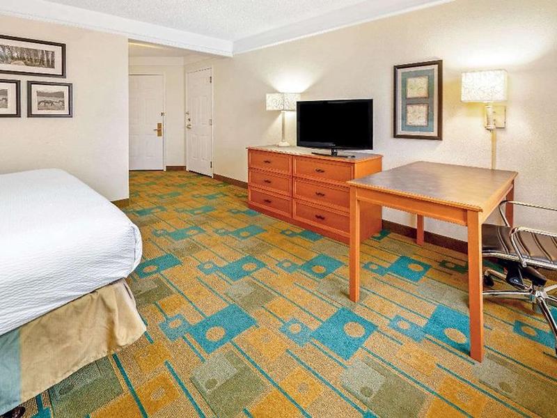 F59CED52E71A85213C3A5445F4978788