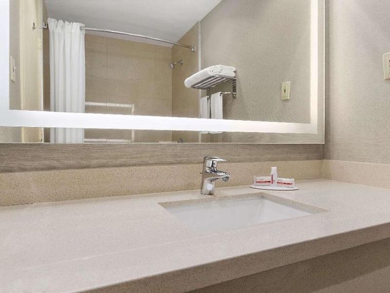 C99FD6E360AB7DEC5E9B8FBD551667E6