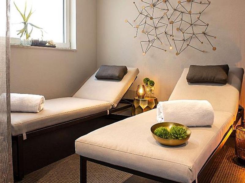 5730A2ED687249E1C98F29BC2D64105C