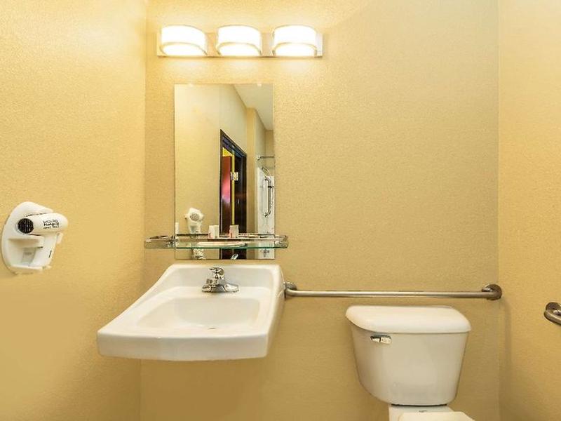 24AFFB9BE1A60448D2BF8B65D87CCADF