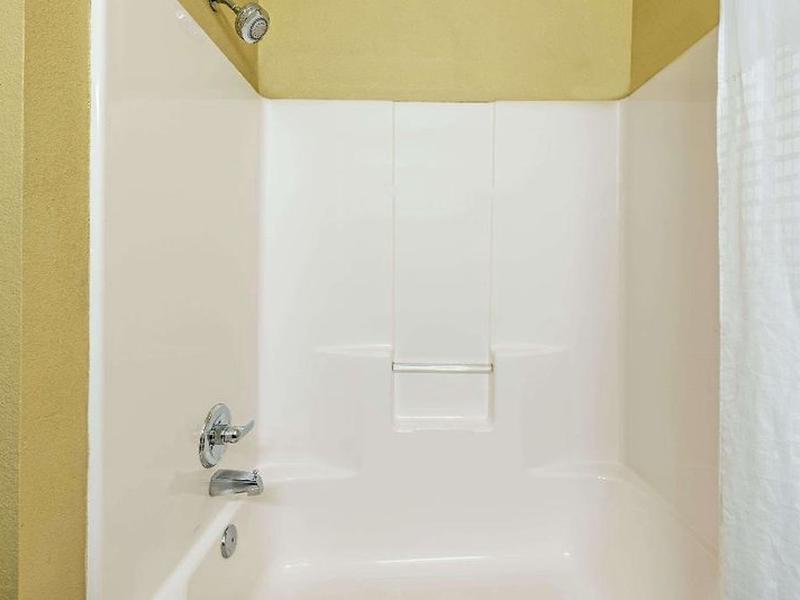 98E8224774E1F48F5B29F30F6977316B