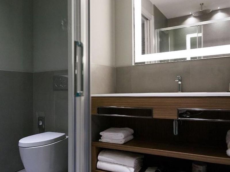 AD5CF7156B59EA57633827D6A241136F