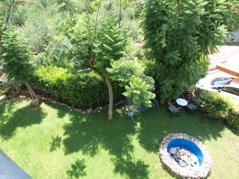 66A8127AAAB32DC7F2EE70562376F797