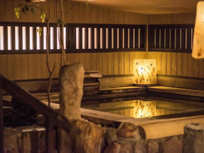 9313621CA38B9E3883AD7271A5114D70