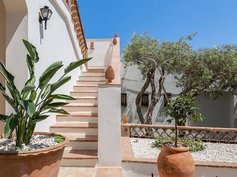 AAC6FBE3781437656FF22AB8B24E6516