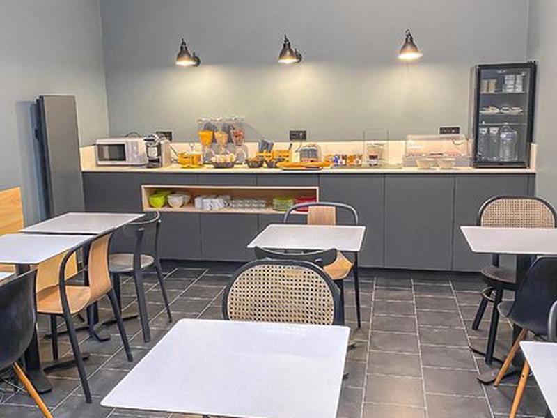 64A7FB3F4469D42ABA2F2D9E08888E7B