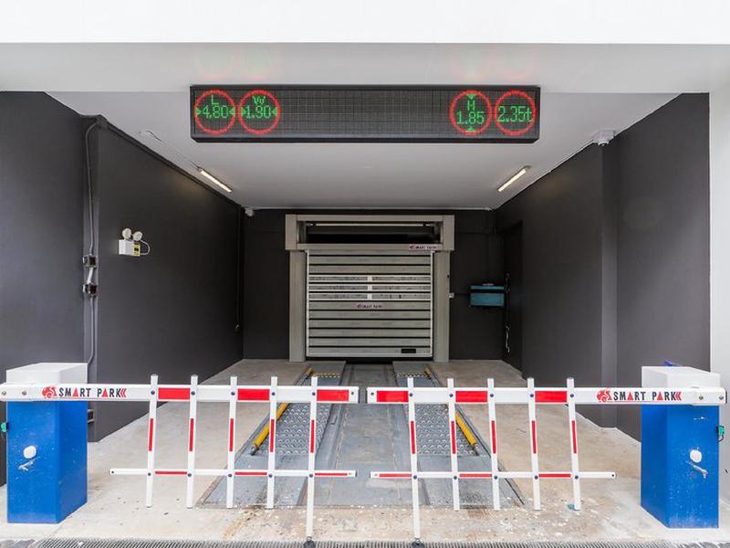 C95A7AAC0933F957CCBC1375BCBC862F