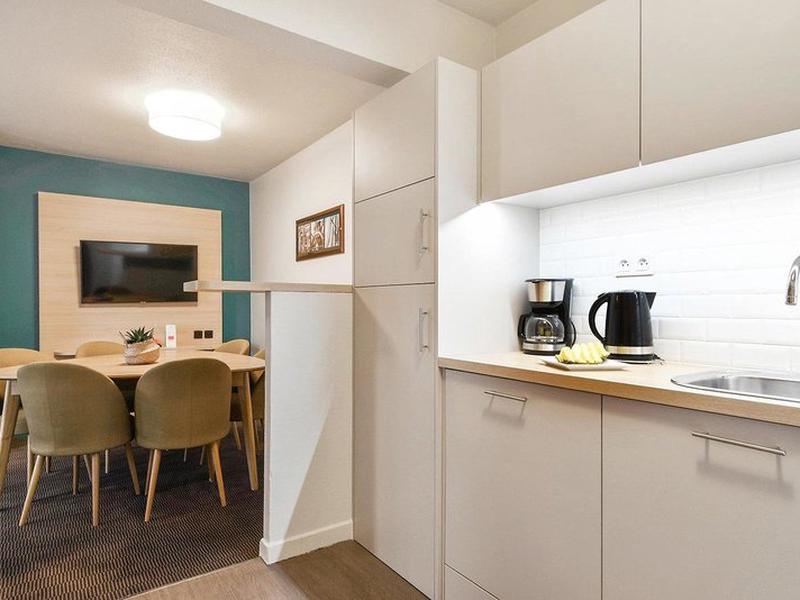 03C3353E4DB518E5DBE5FF93FD42FFF2