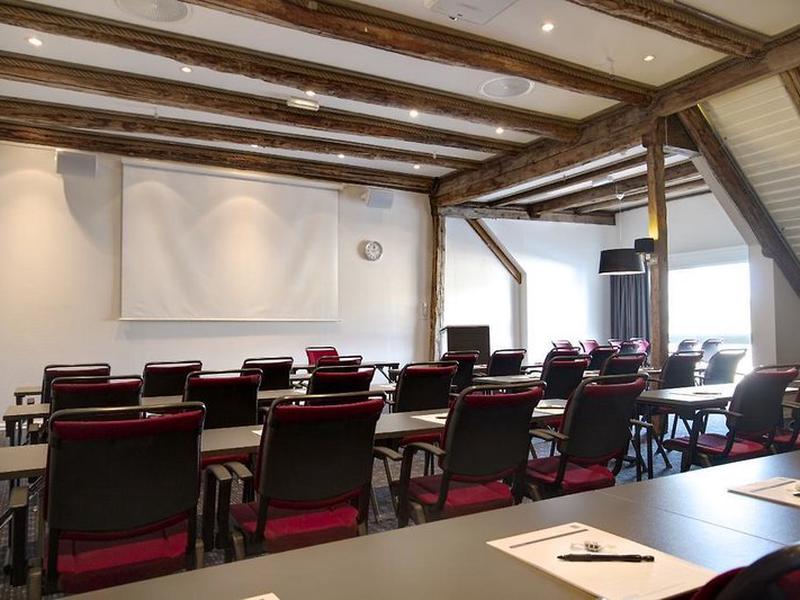 35BA8F52638819A1FC2968807BE9E116