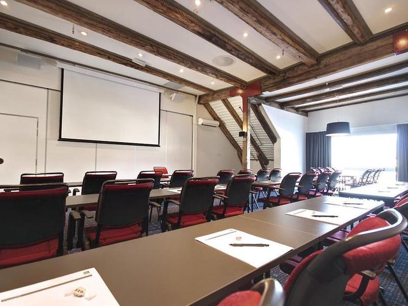 924B2DBB30A7381A155DC30FEDE1E52F