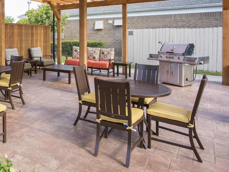 411250DAD2222AA06A9F3205BA35C200