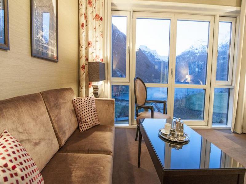 4CE0025DBFAE5EA31CFE396007C2F0F0