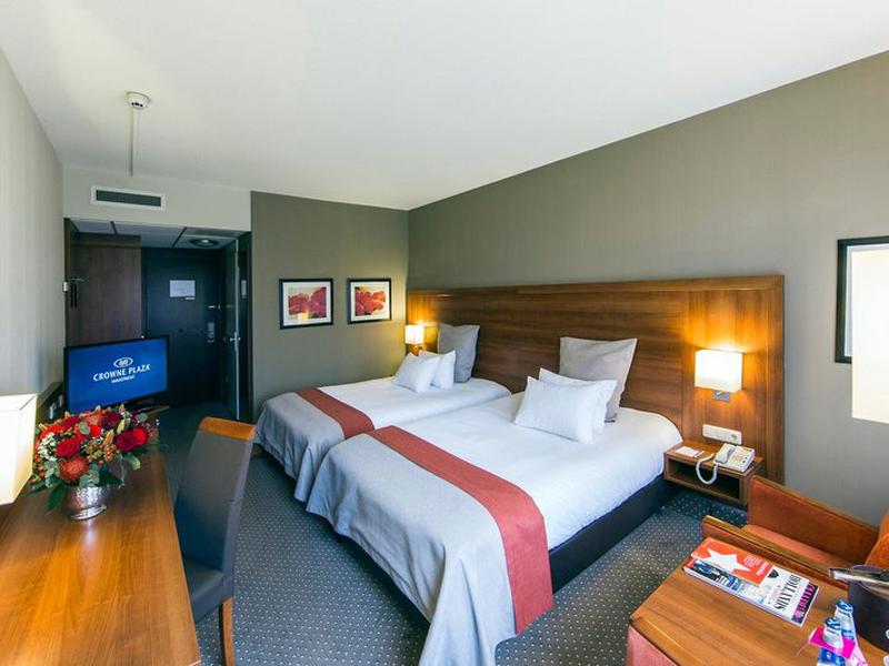 FABB70386CBE070408D099079B7C22C7