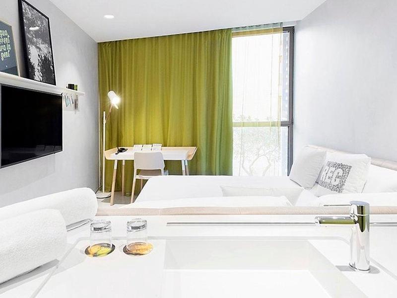 91E008EA2E63D789715F6BE945F3D557