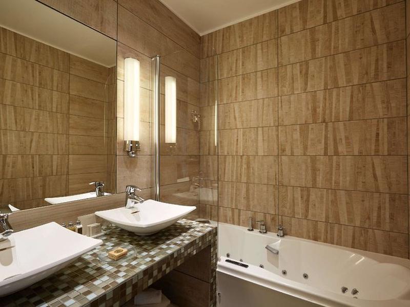 F75BF1714C7BD1E9B6863620952283C4