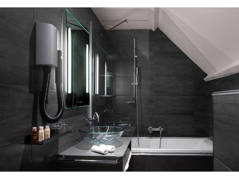 921E04B565AC3D738E47356D92C9D68E