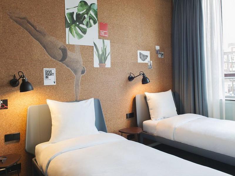 AAE7024E0A8190FB9F8B03A170754ECC