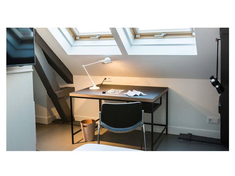 7E21B81E6126D2B221E5C97E232E7D58