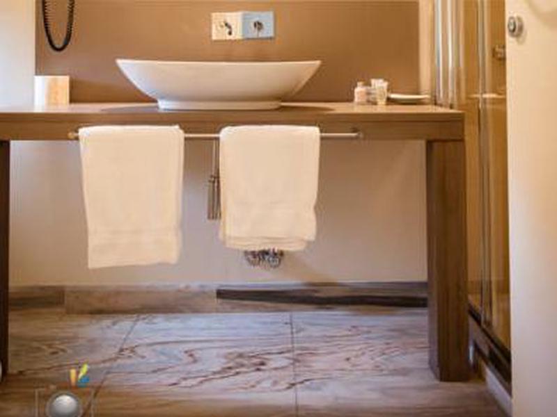 C4C254B33D8AE8D8E1A8BA0D9D7E748D