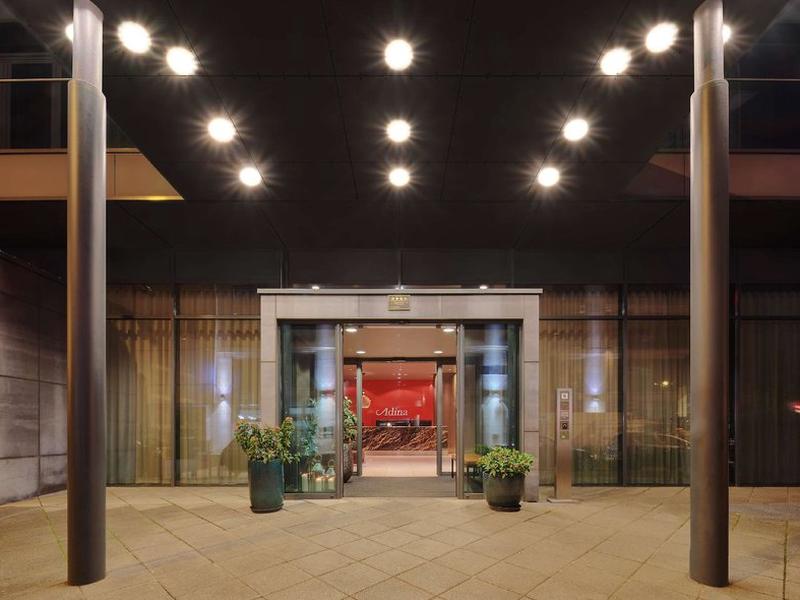 0FDA49B34A5BE0D8DF49BD5B023884FC