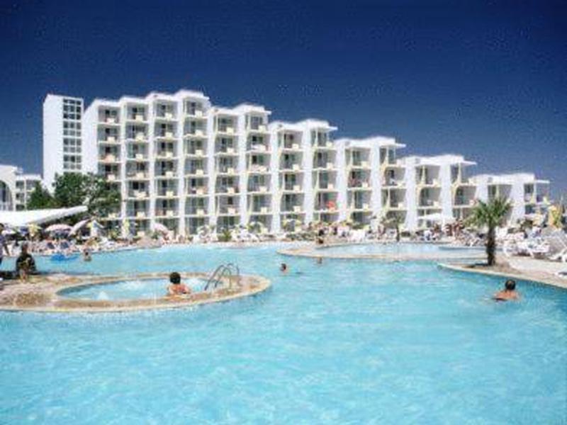 8FB6C03A82258A811A07298EE179AAF4