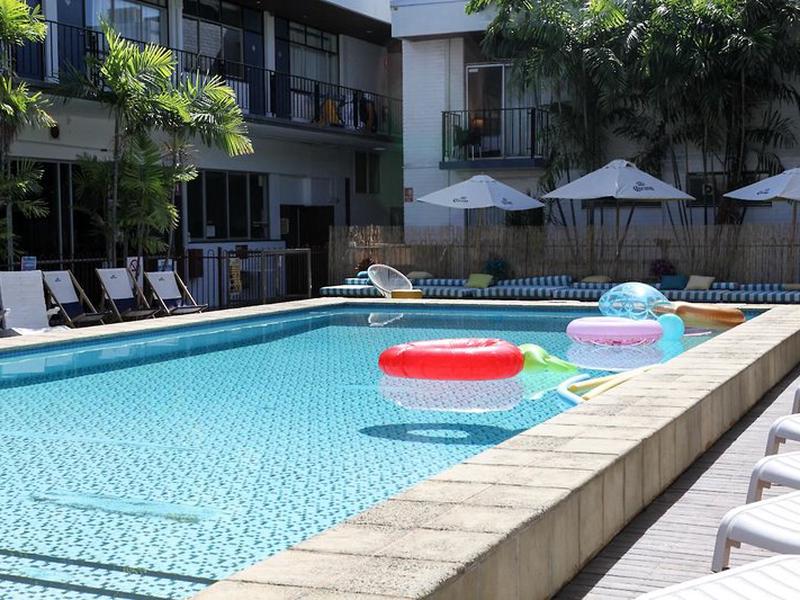 E649B42F34EFA32F97213948F6F950B1