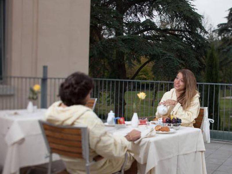 2CEEEFD04109190930519A03460ECB5A