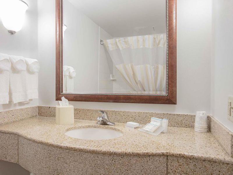 ED8D58E9807D38F6D6B26DC1310B590F