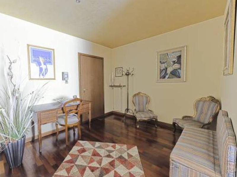 4EFF469947AAC753546F3DB79964A6C5