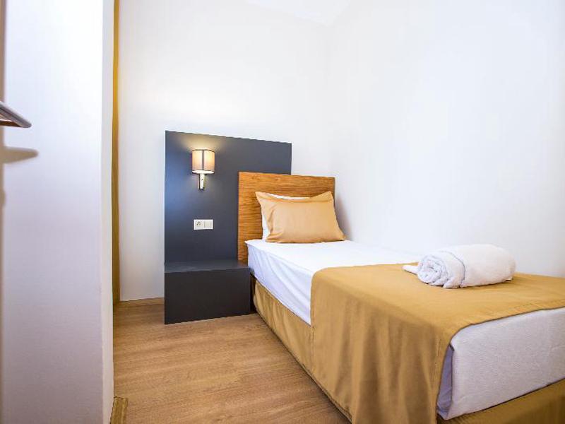 3985C7193E625EF1EC214A8255088257