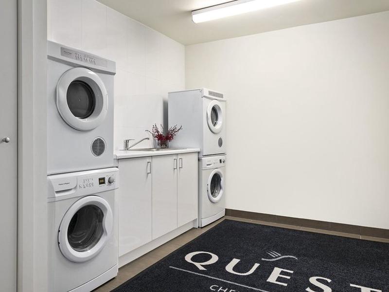 06B035C8EDF335D8DEB881F573553E35