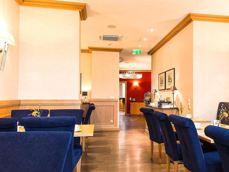 4E261C37FCA2FF5E792E9C40F9404F79