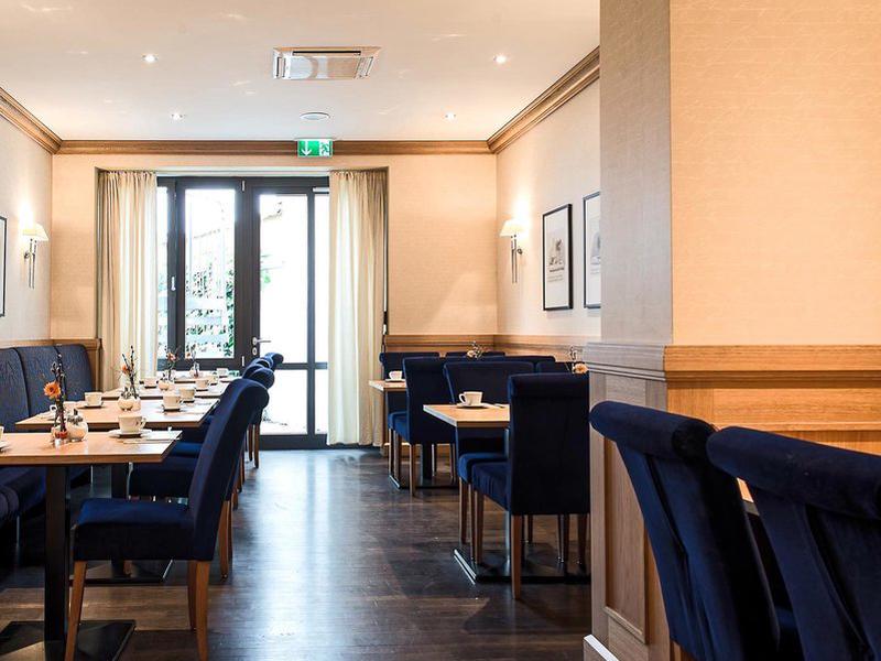 372888FE6ACAF2337CAA6BA0FAC9855B