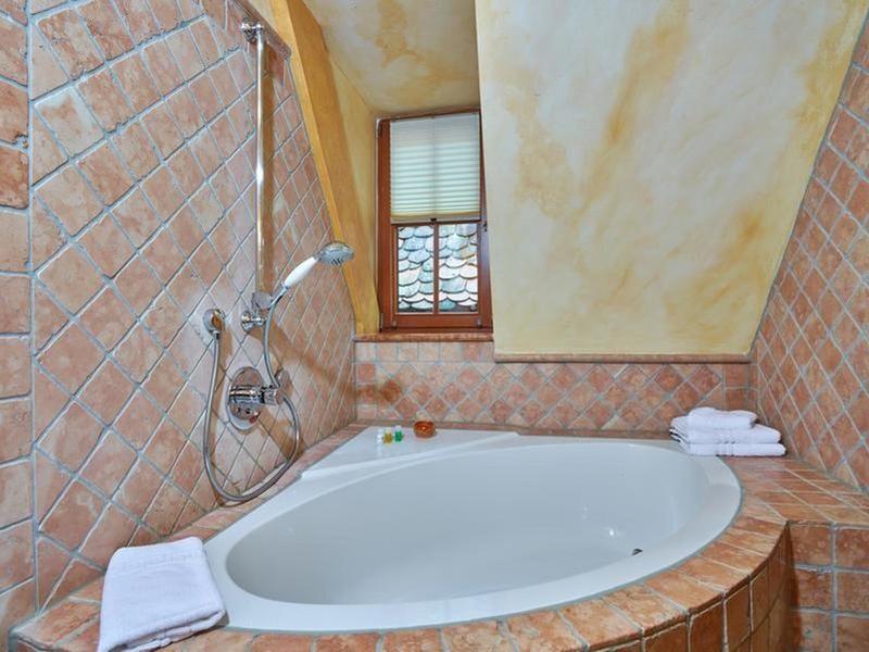 6168BB9F9B24EF2D4E8B63D9D4F5C46B