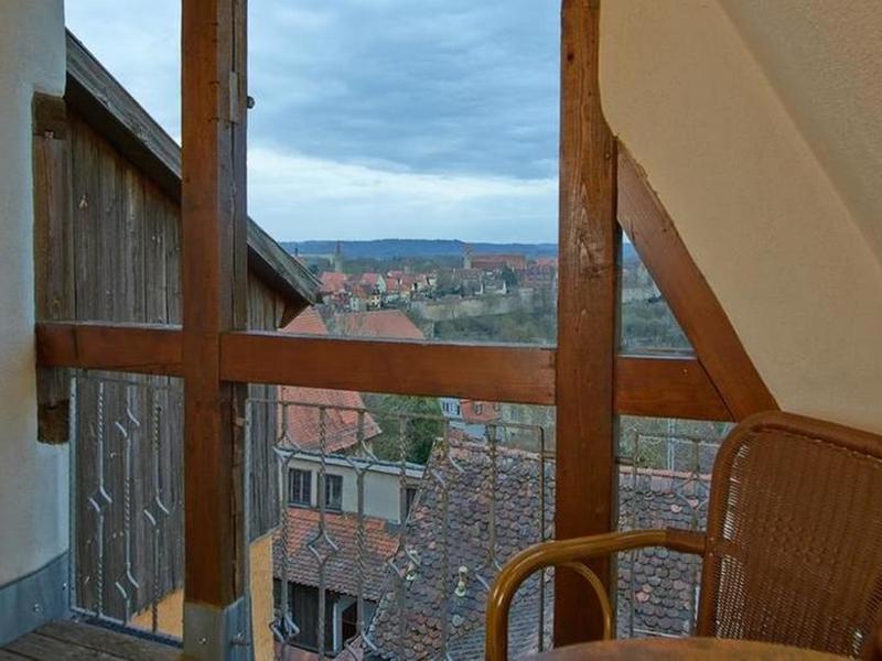 9963B903C2D1EE2F05D2BA9297A025B7