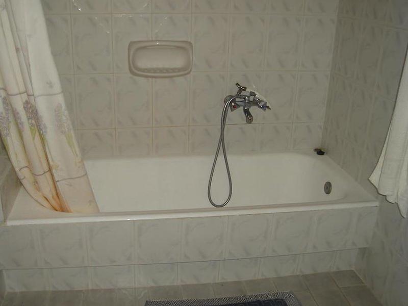 EFCB73746AE162AF6F6480A76E13603A