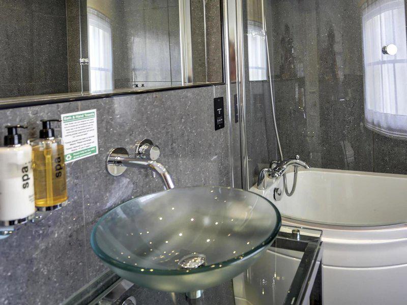 0B9558852A649CA8A568992E5A161515